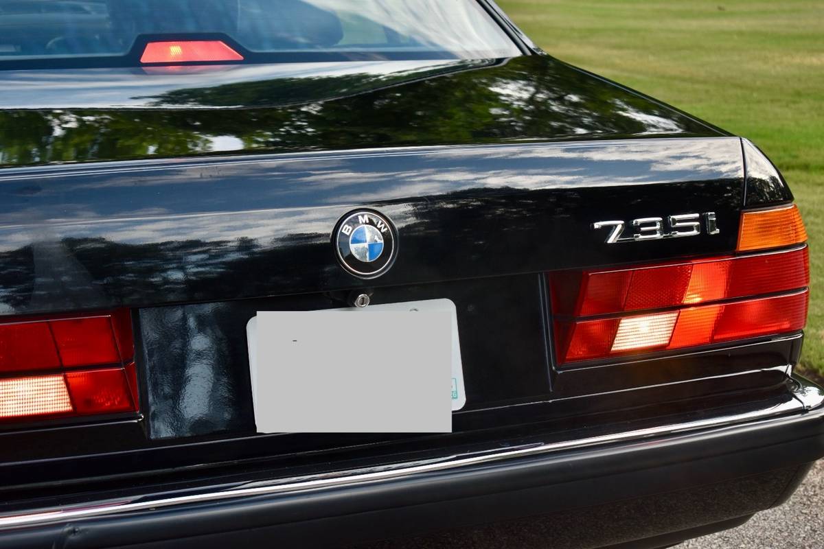 Bmw-735i-1990-black-7