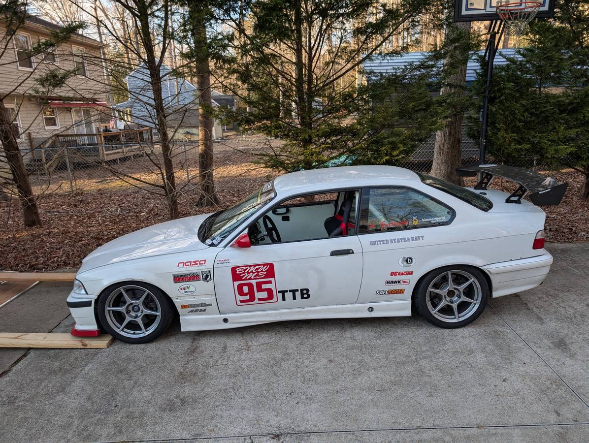 Bmw-m3-coupe-1995-white-18