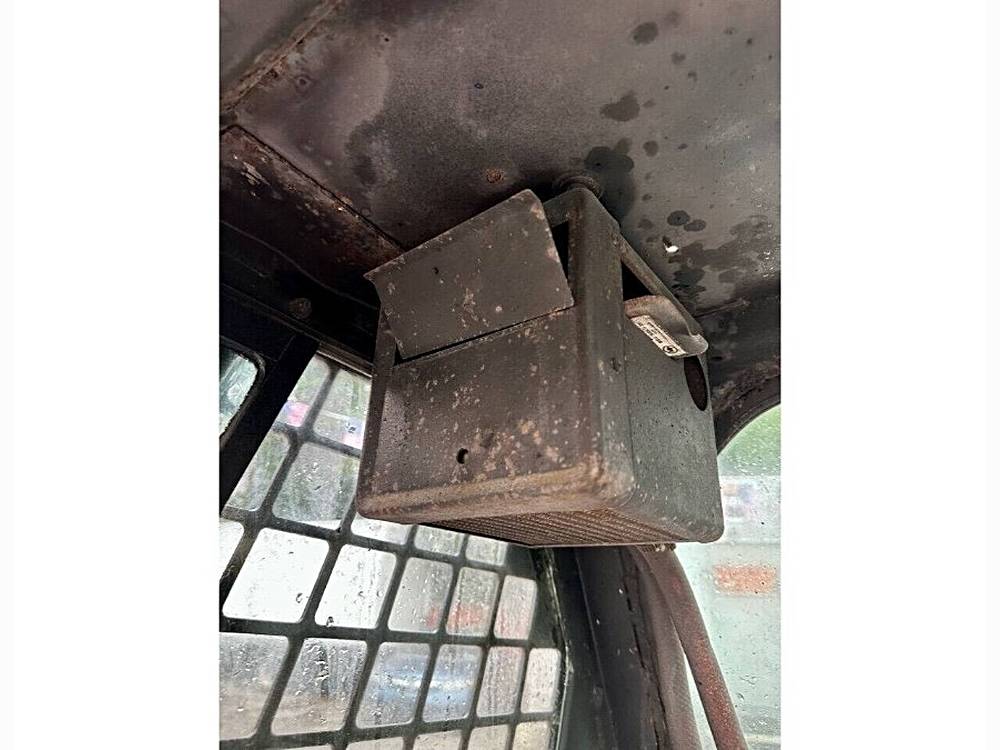 Bobcat-743-743-1987-black-12