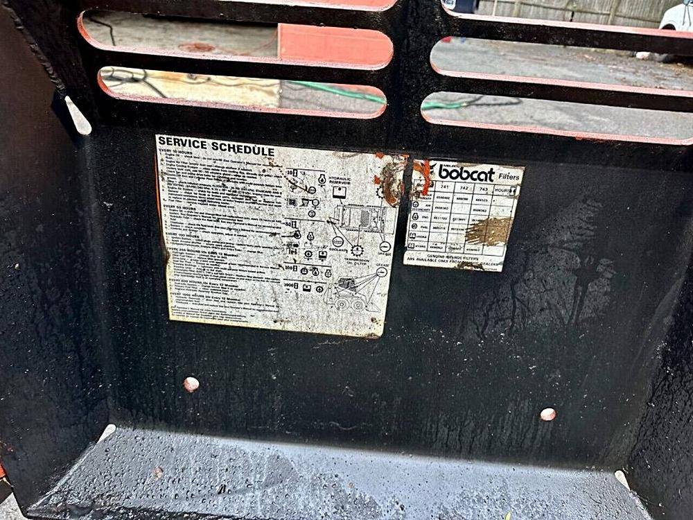 Bobcat-743-743-1987-black-17