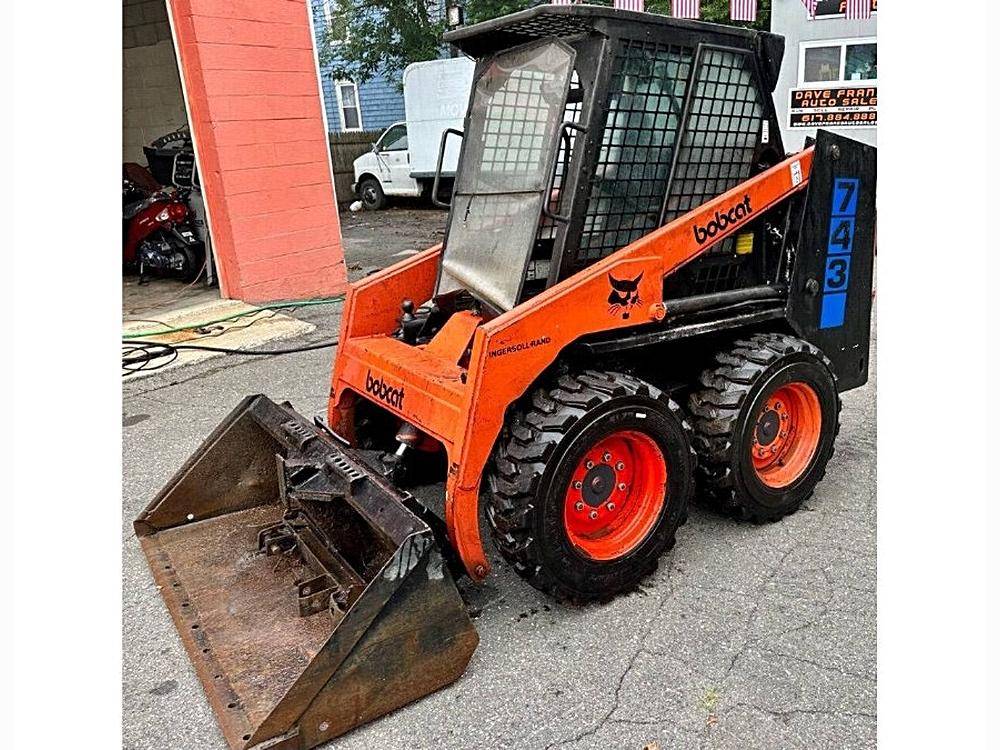 Bobcat-743-743-1987-black