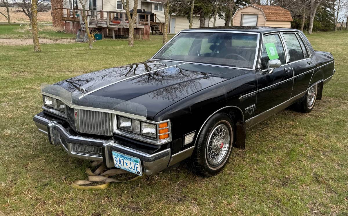 Bonneville-brougham-1981-black-1