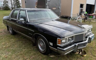 Bonneville-brougham-1981-black-2