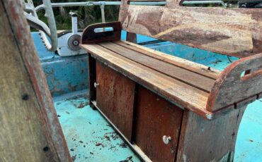 Boston-whaler-1964-white-12