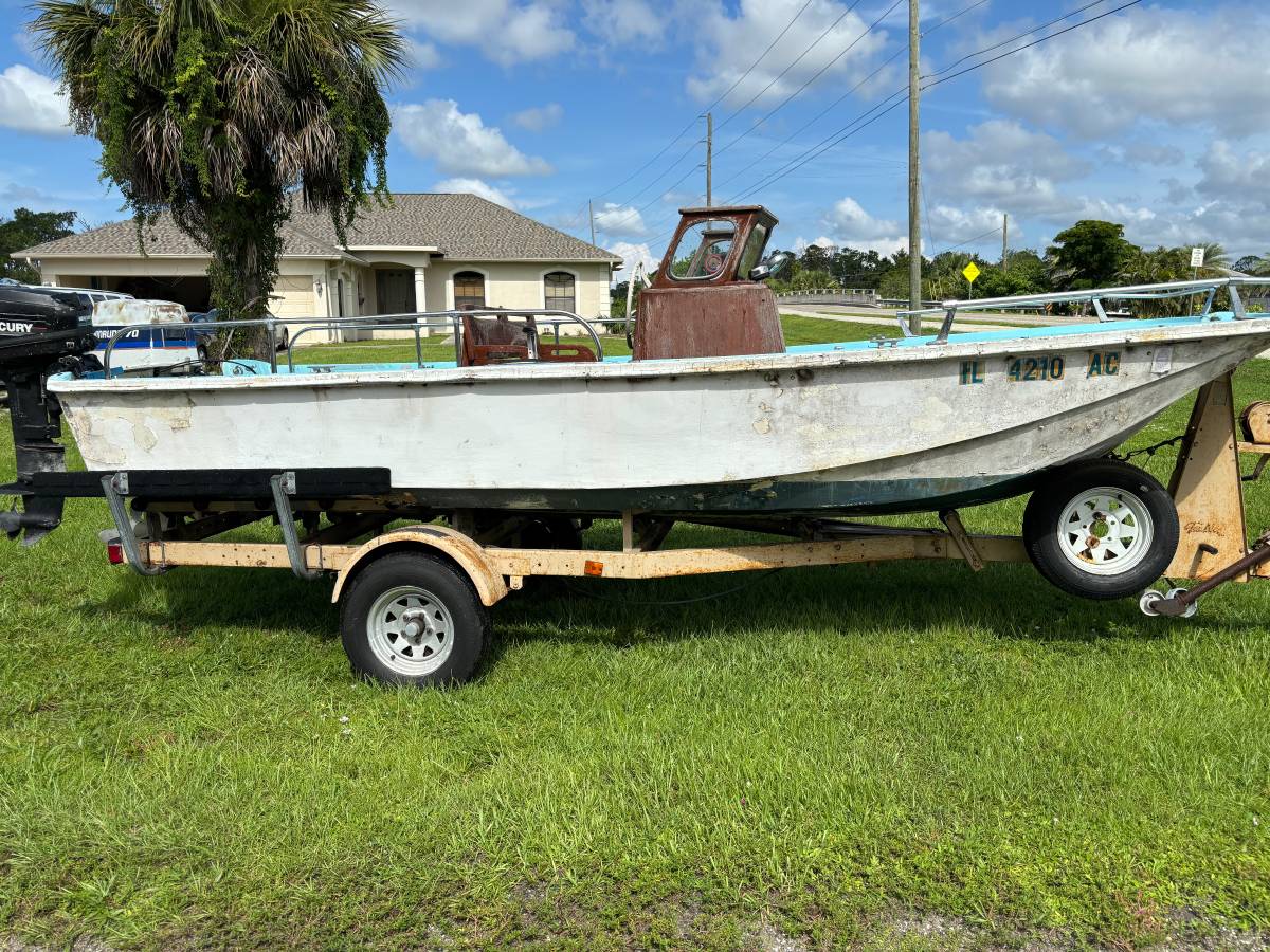 Boston-whaler-1964-white-3