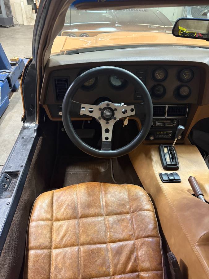 Bricklin-sv-1-1975-orange-1