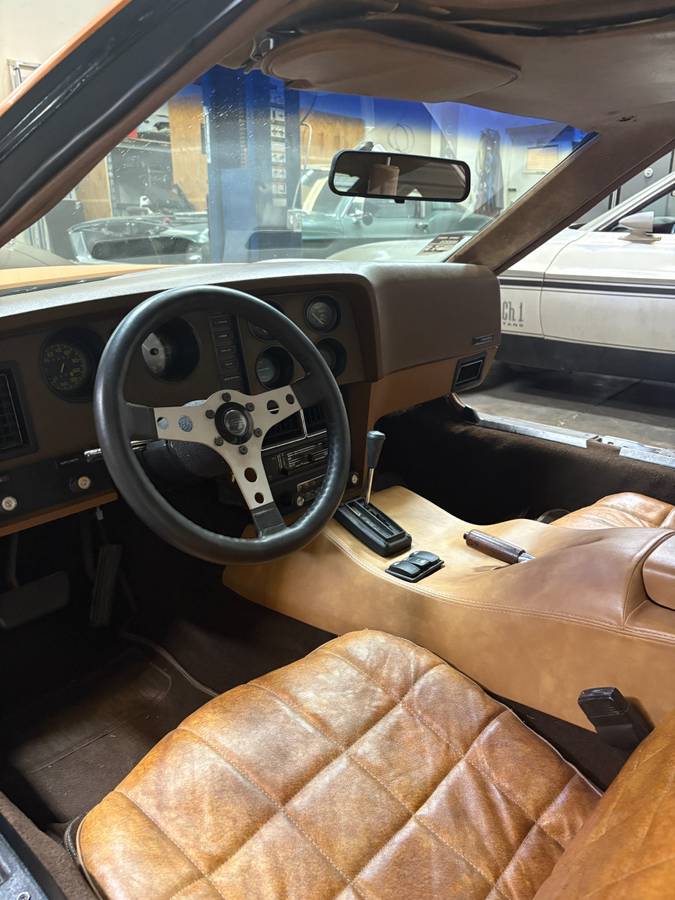 Bricklin-sv-1-1975-orange-2