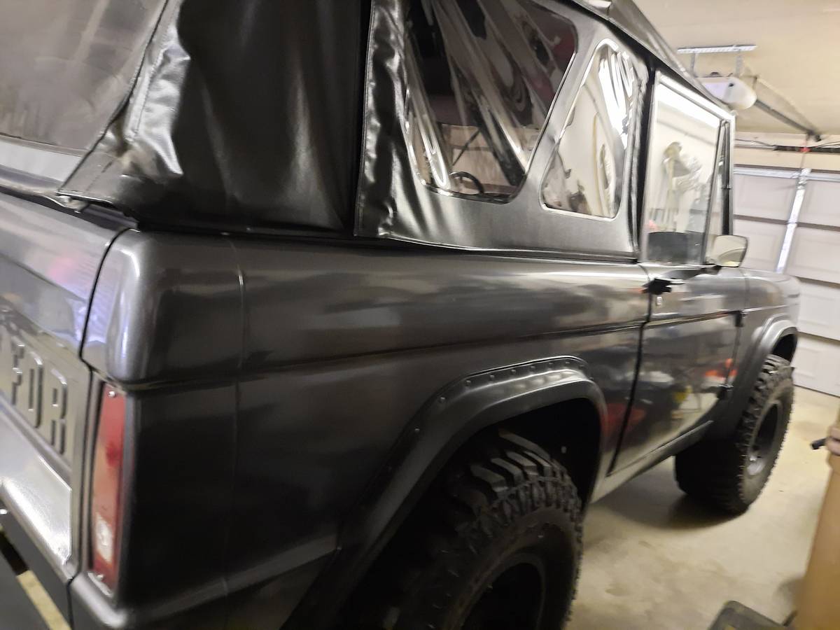 Bronco-1967-grey-1