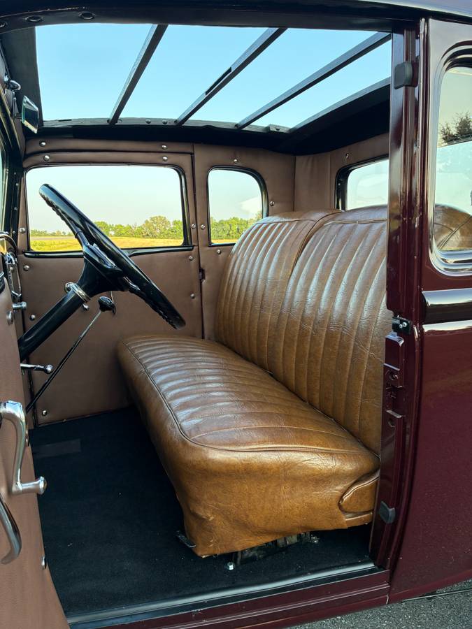 Buick-56s-coupe-1932-custom-23
