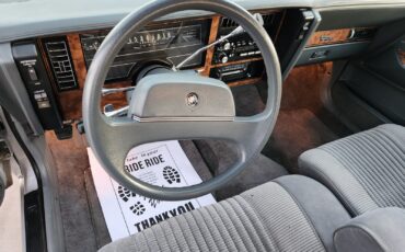 Buick-Century-1991-Sedan-12