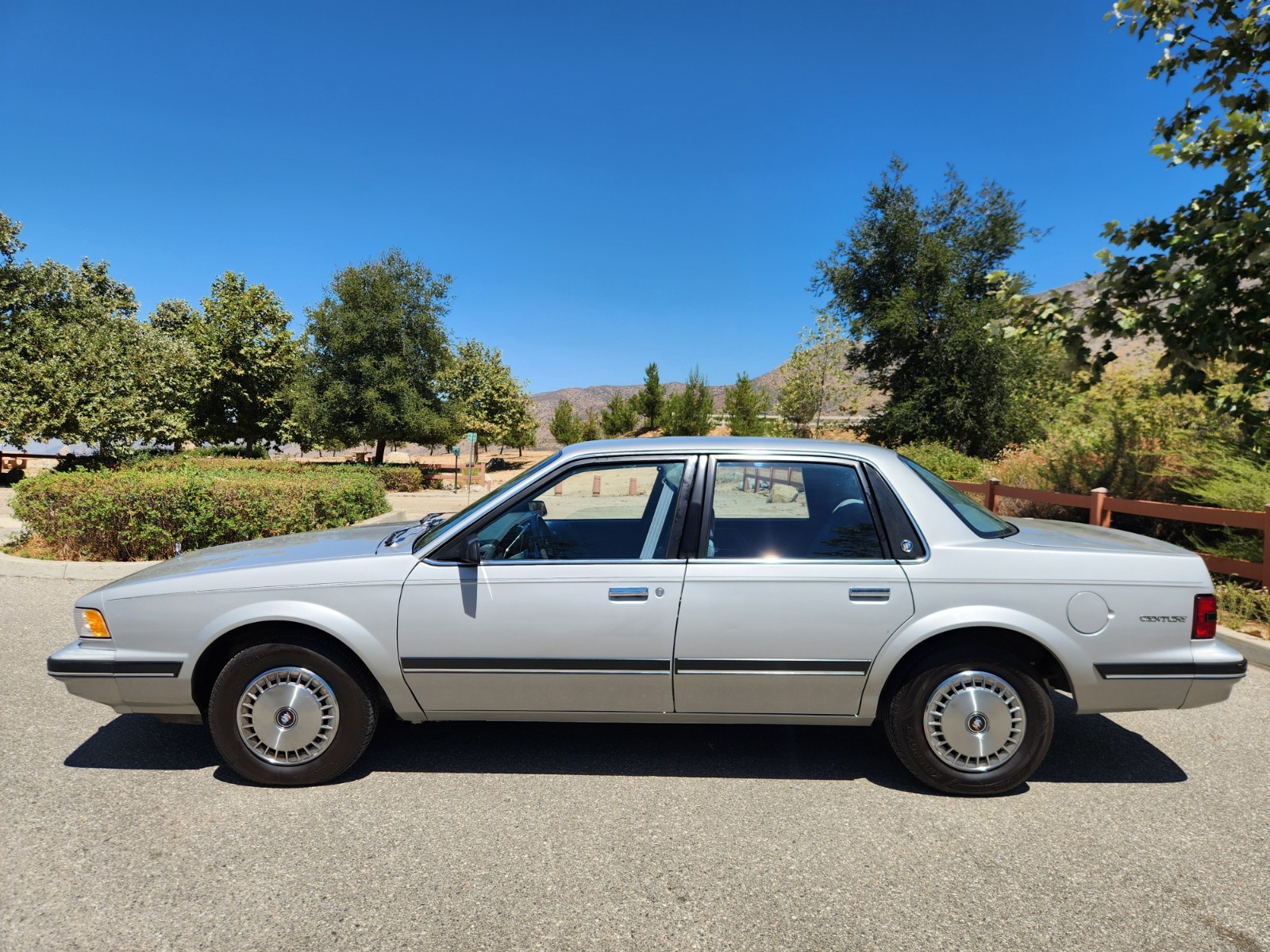 Buick-Century-1991-Sedan-7