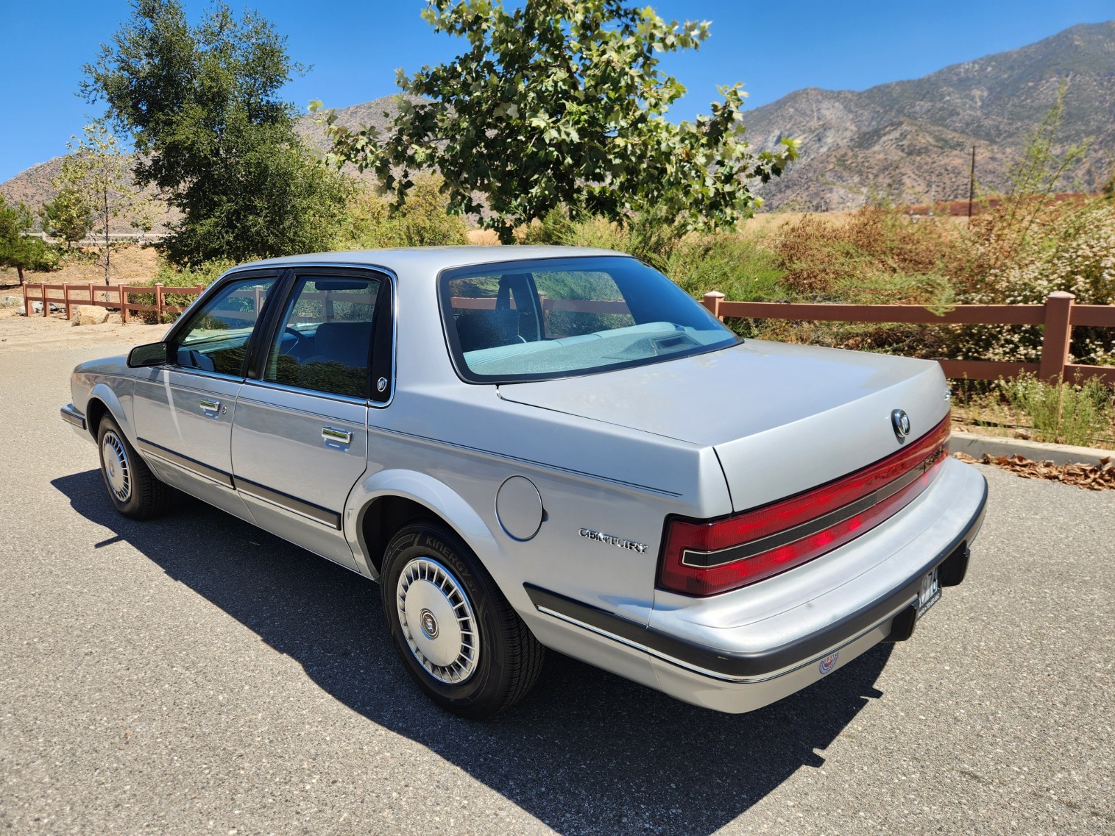 Buick-Century-1991-Sedan-9
