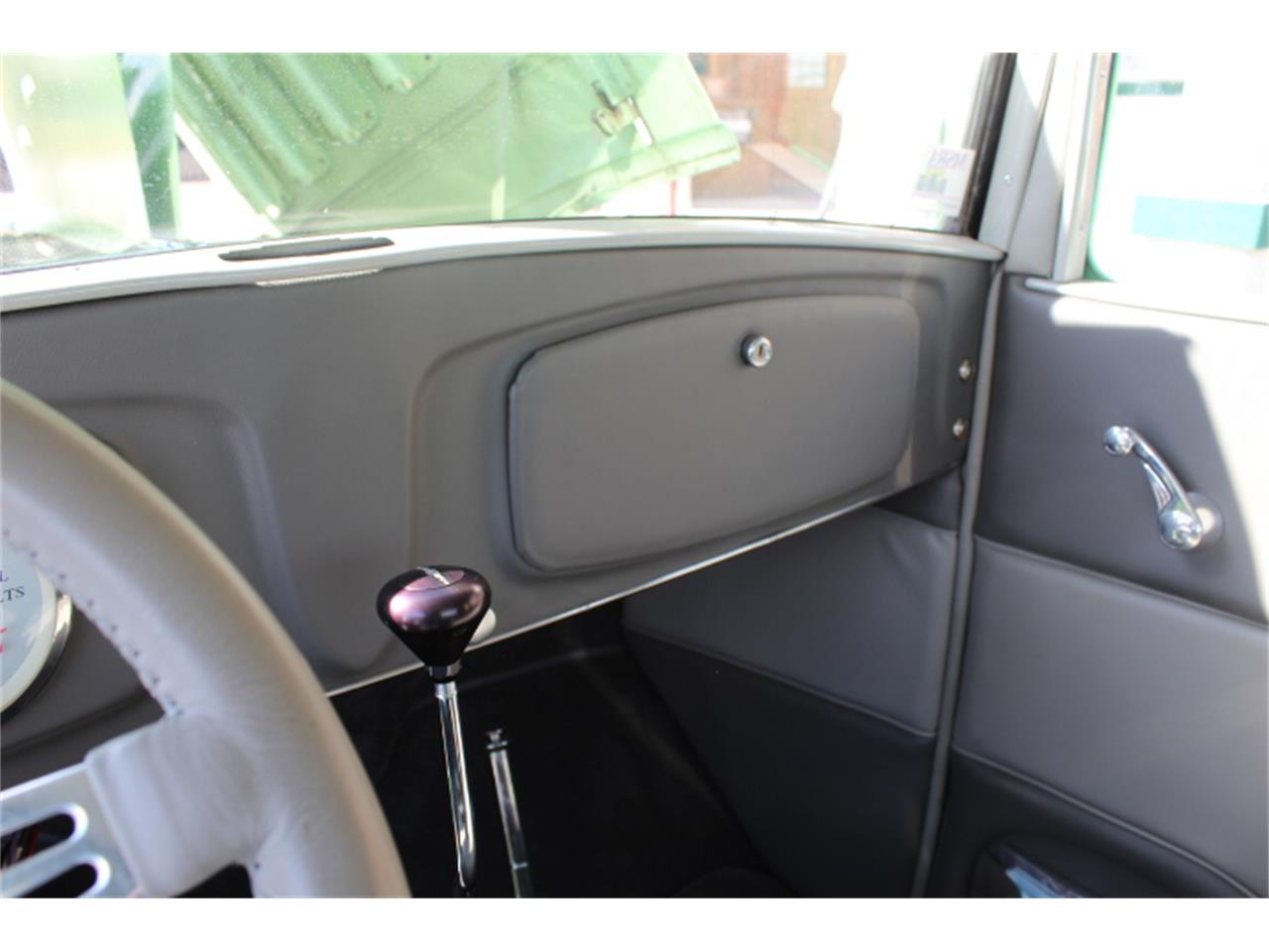 Buick-Coupe-1932-2-tone-light-green-grey-3