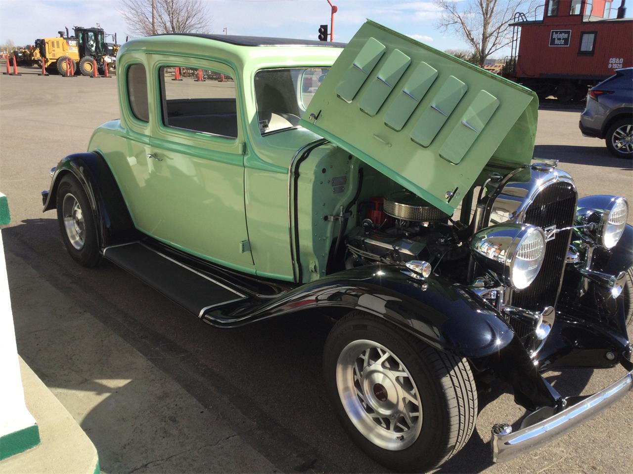 Buick-Coupe-1932-2-tone-light-green-grey-7