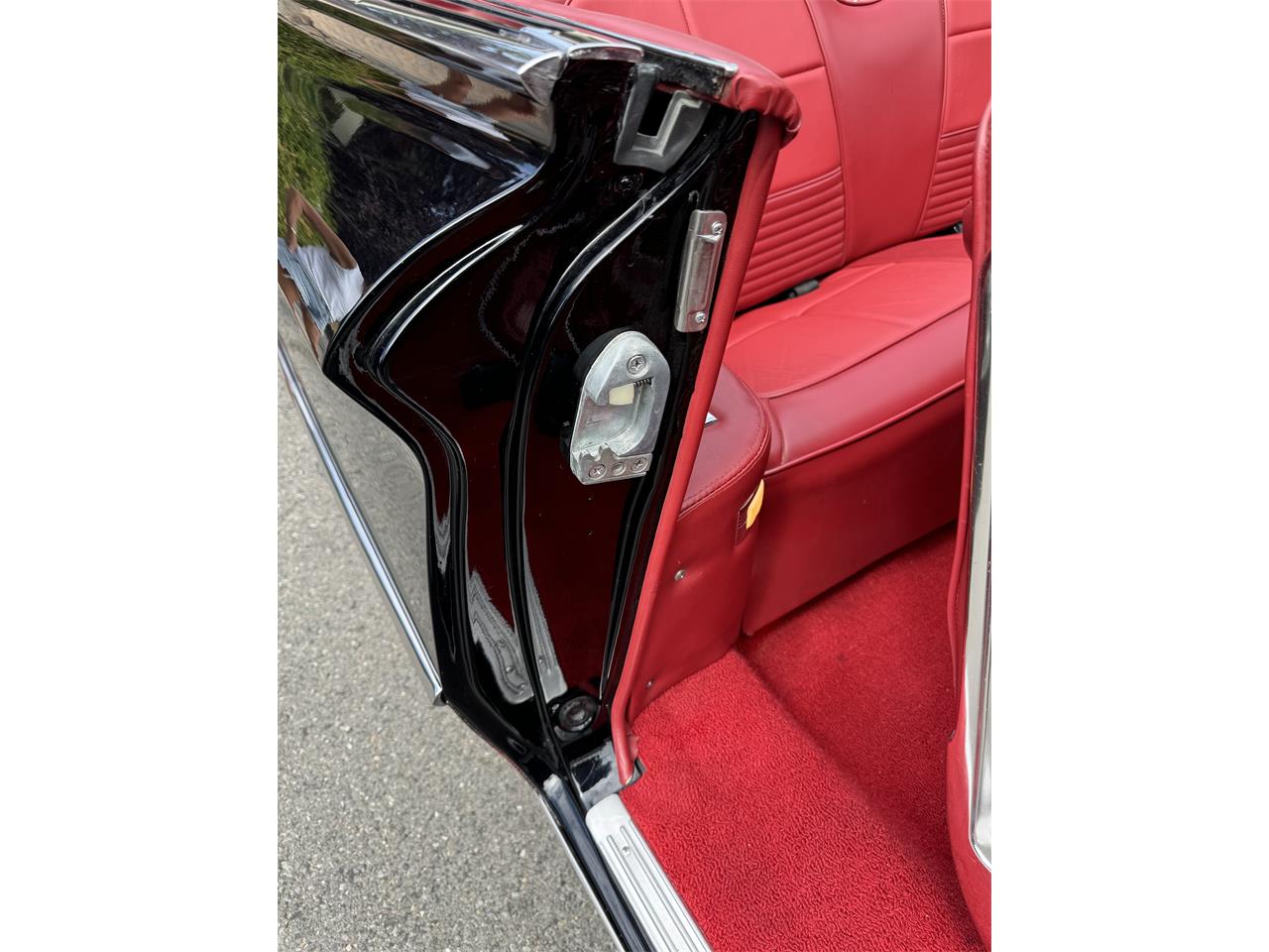 Buick-Electra-225-1960-Black-Red-12