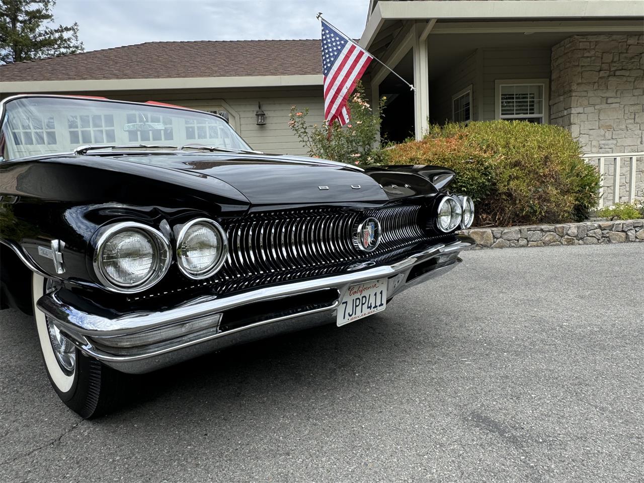 Buick-Electra-225-1960-Black-Red-2