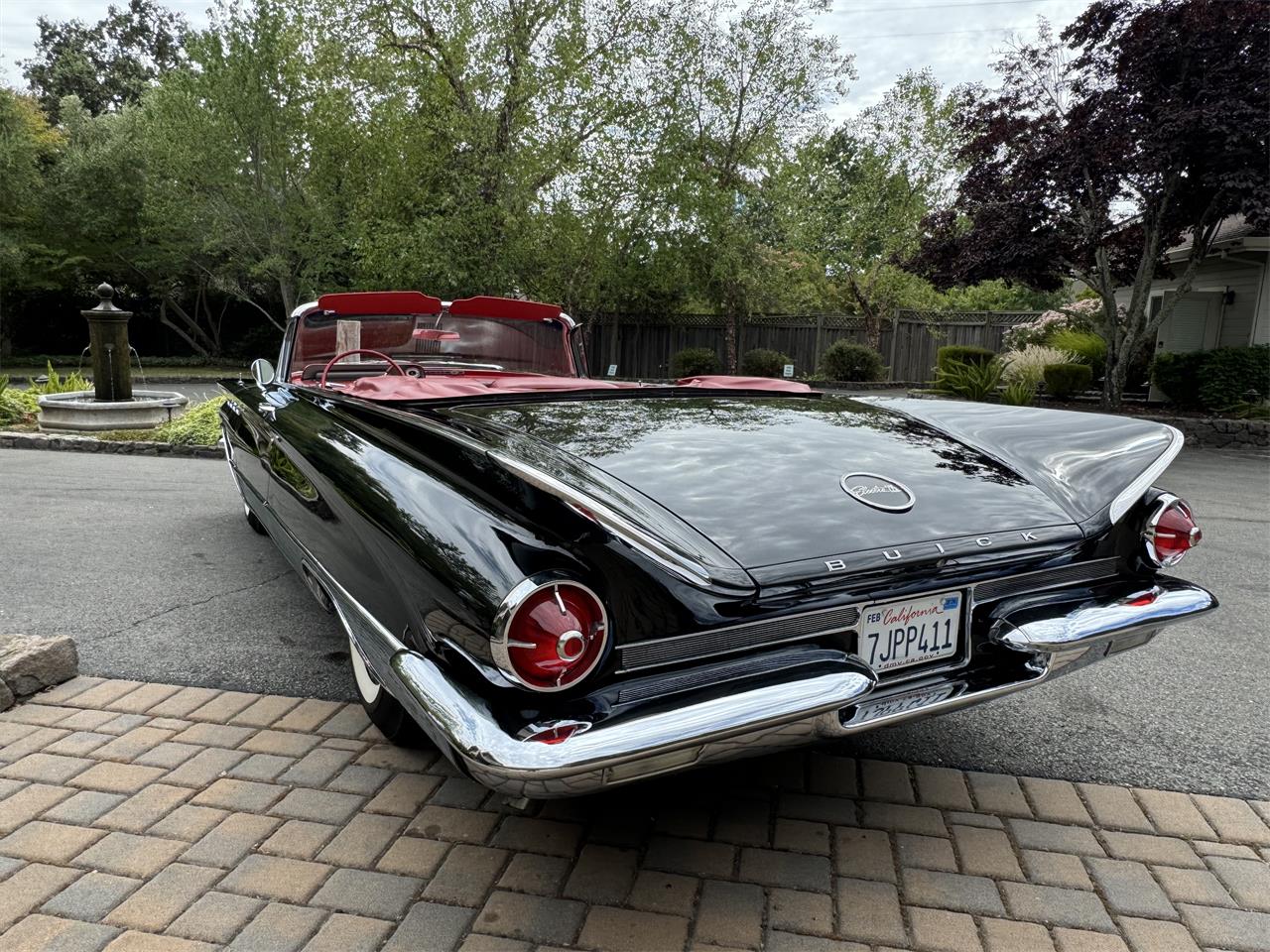 Buick-Electra-225-1960-Black-Red-6
