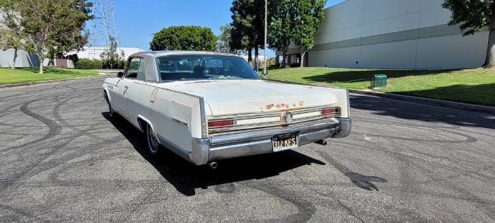 Buick-Electra-225-1963-Two-Tone-10