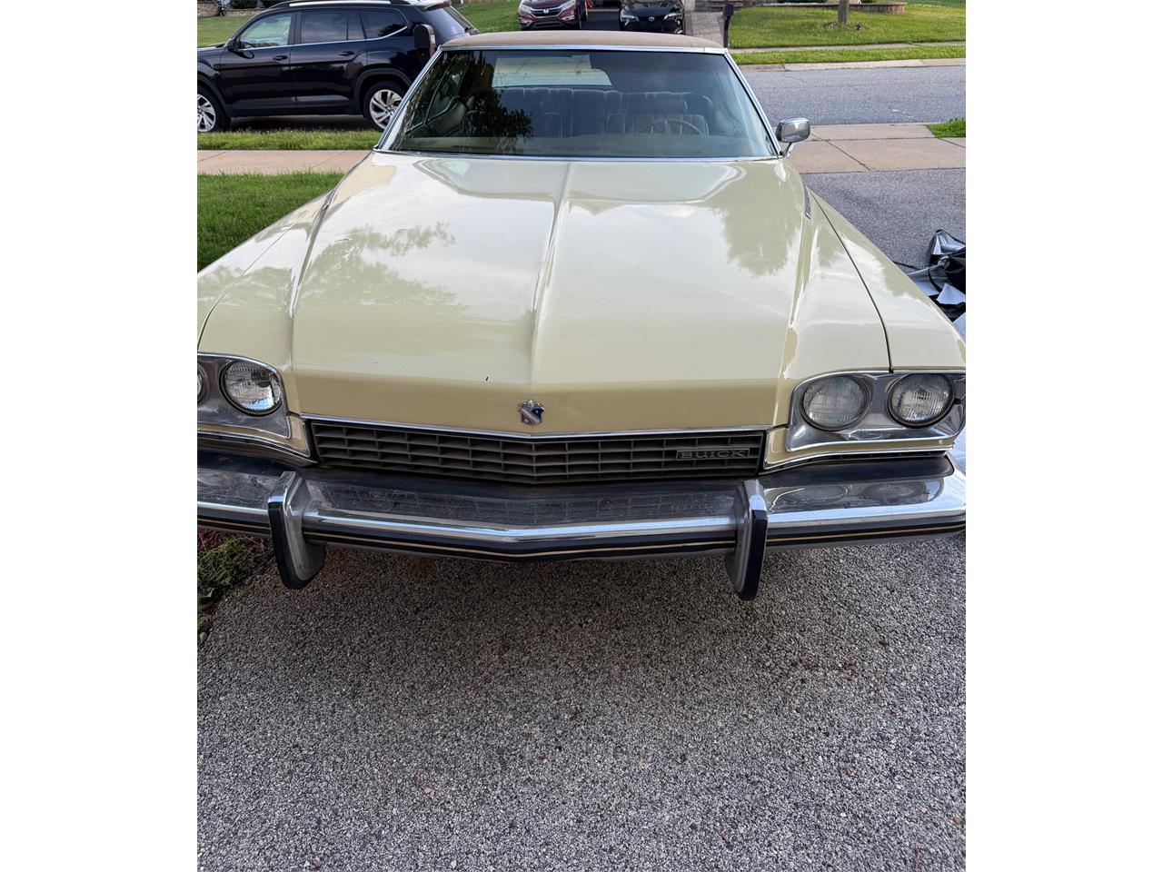 Buick-Electra-225-1973-Yellow-tan