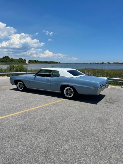 Buick-LeSabre-1969-Coupe-2