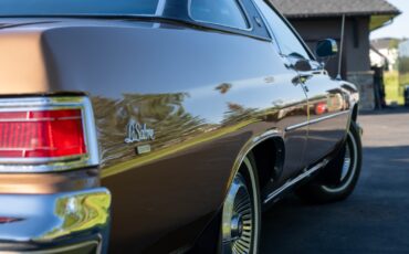 Buick-LeSabre-1976-Coupe-11