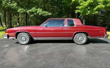 Buick-LeSabre-1981-Coupe-1