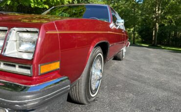 Buick-LeSabre-1981-Coupe-10