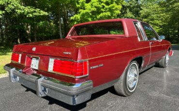 Buick-LeSabre-1981-Coupe-2