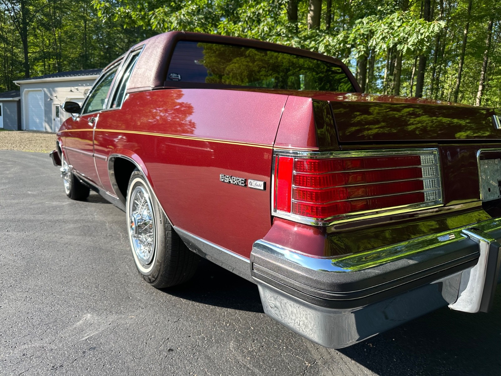 Buick-LeSabre-1981-Coupe-8