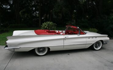 Buick-Lesabre-1960-white-red-amp-white-12