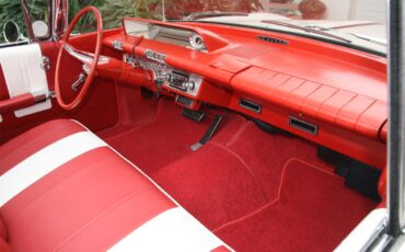 Buick-Lesabre-1960-white-red-amp-white-15