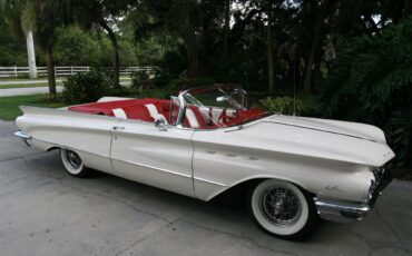 Buick-Lesabre-1960-white-red-amp-white