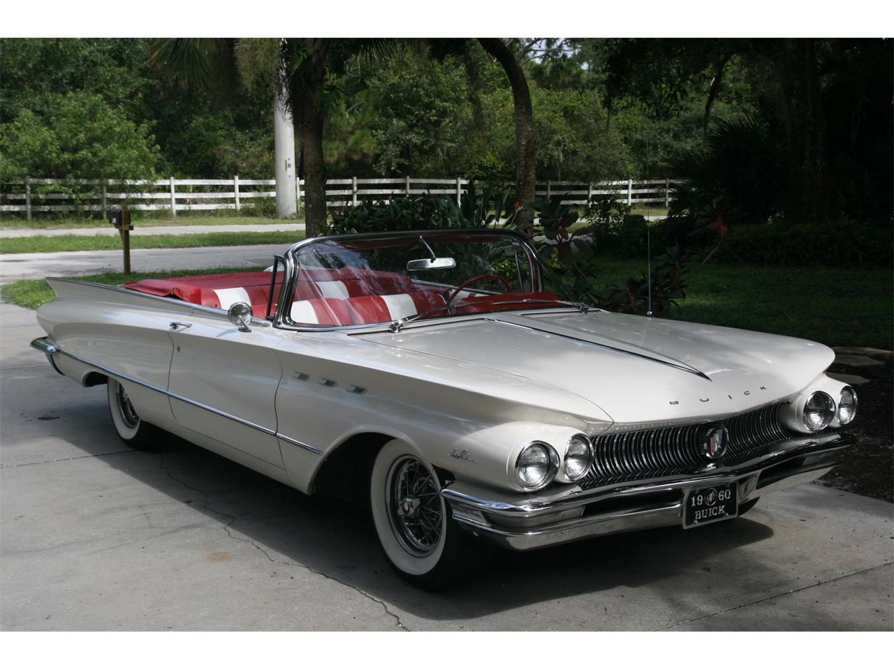 Buick-Lesabre-1960-white-red-amp-white-5