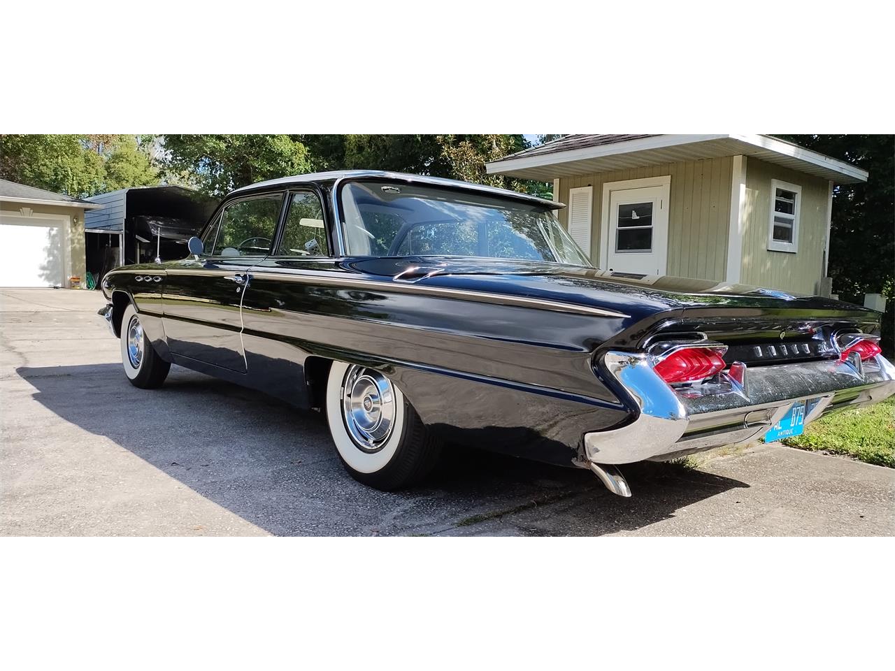 Buick-Lesabre-1961-Black-Grey-4