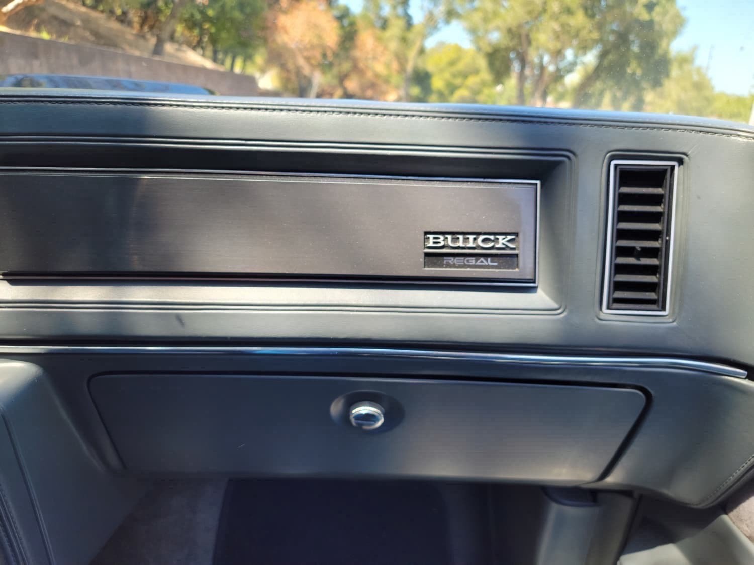 Buick-Regal-1985-Coupe-13