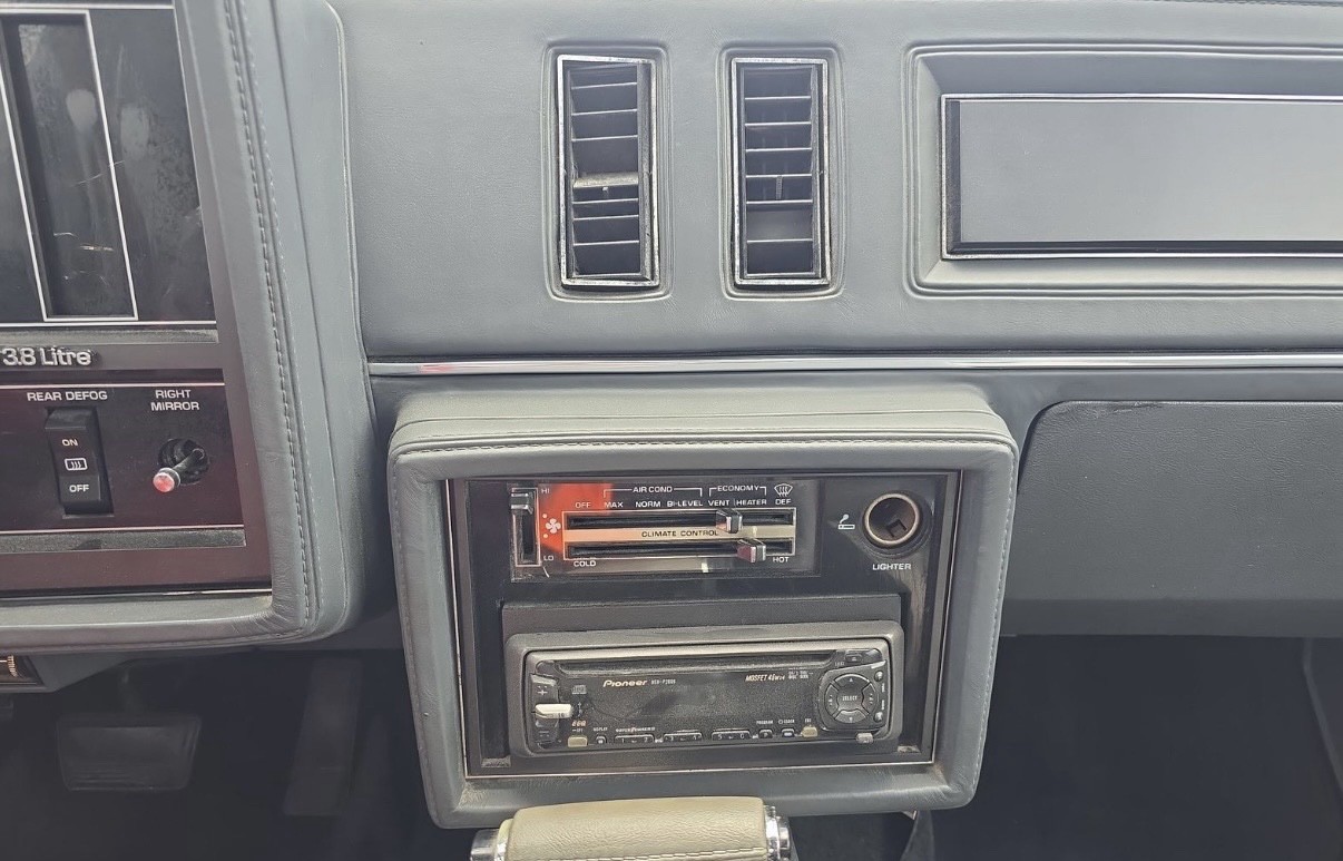 Buick-Regal-1987-Coupe-16