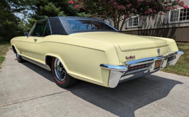 Buick-Riviera-1965-Bamboo-Creme-Black-2