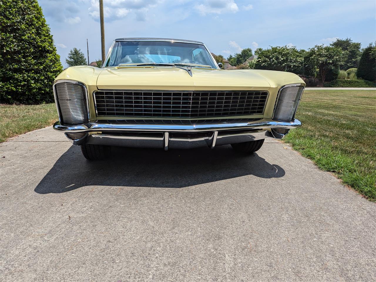 Buick-Riviera-1965-Bamboo-Creme-Black-3
