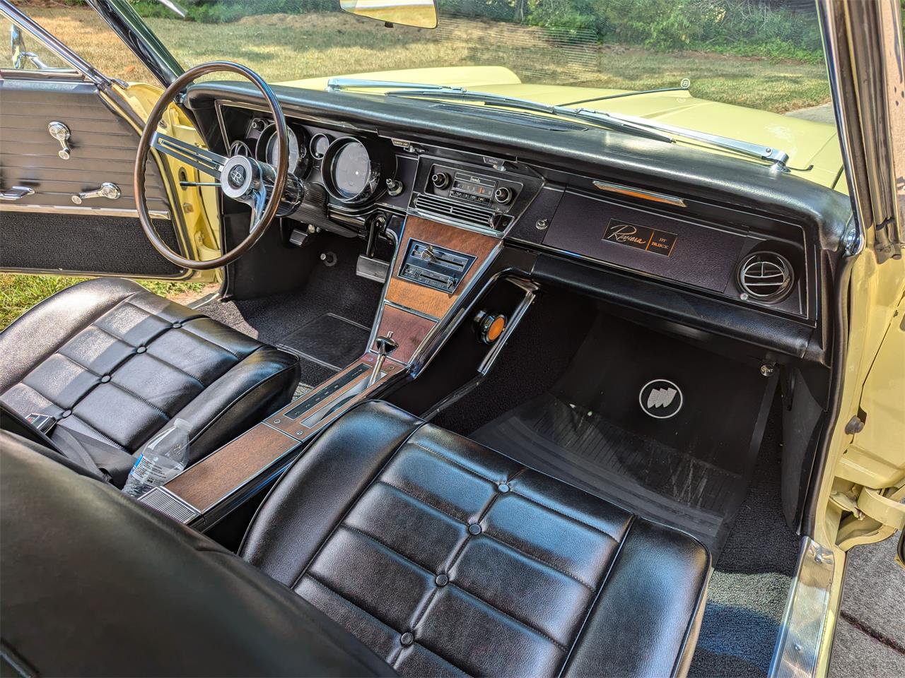 Buick-Riviera-1965-Bamboo-Creme-Black-7