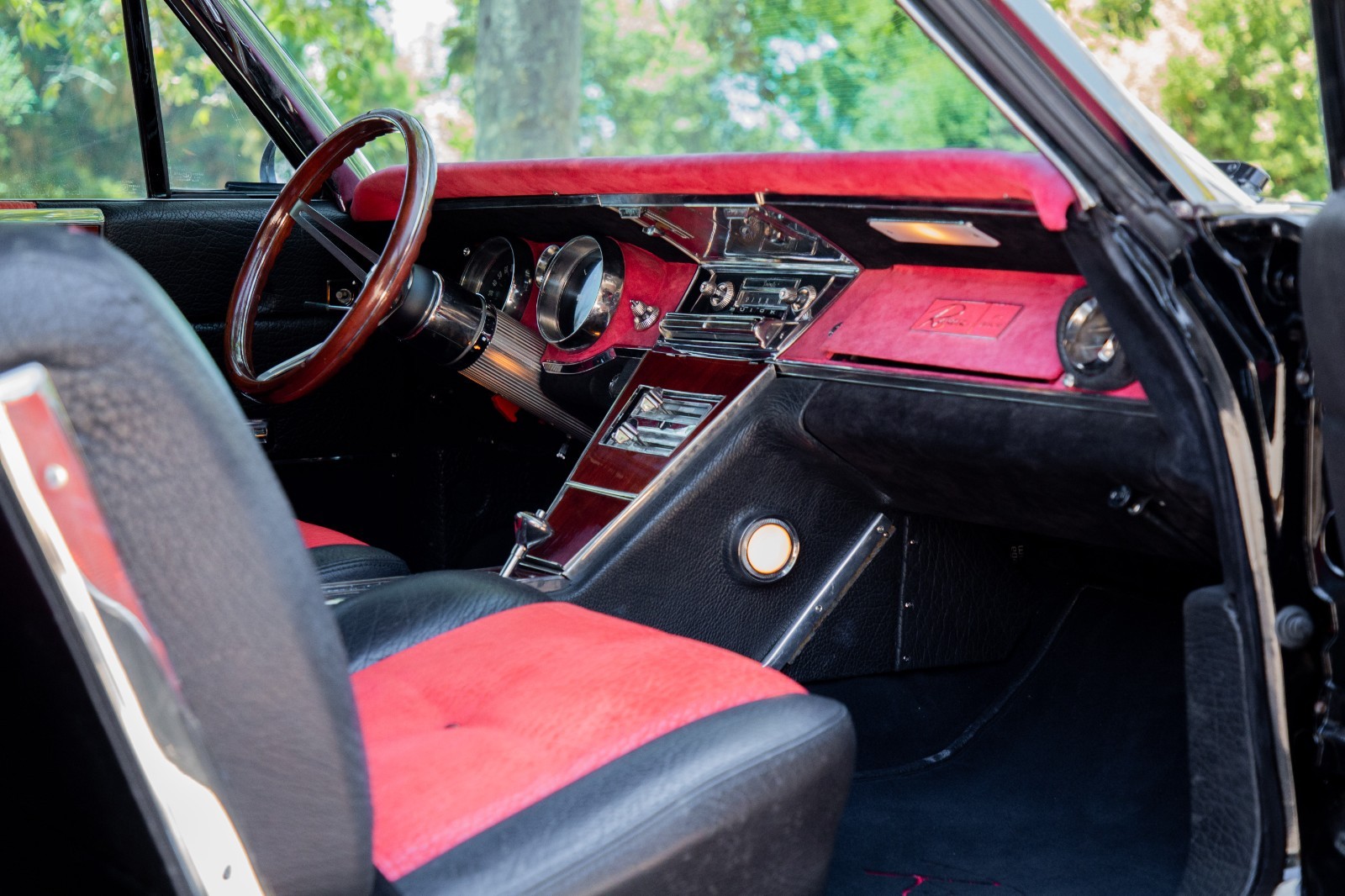 Buick-Riviera-1965-Coupe-32