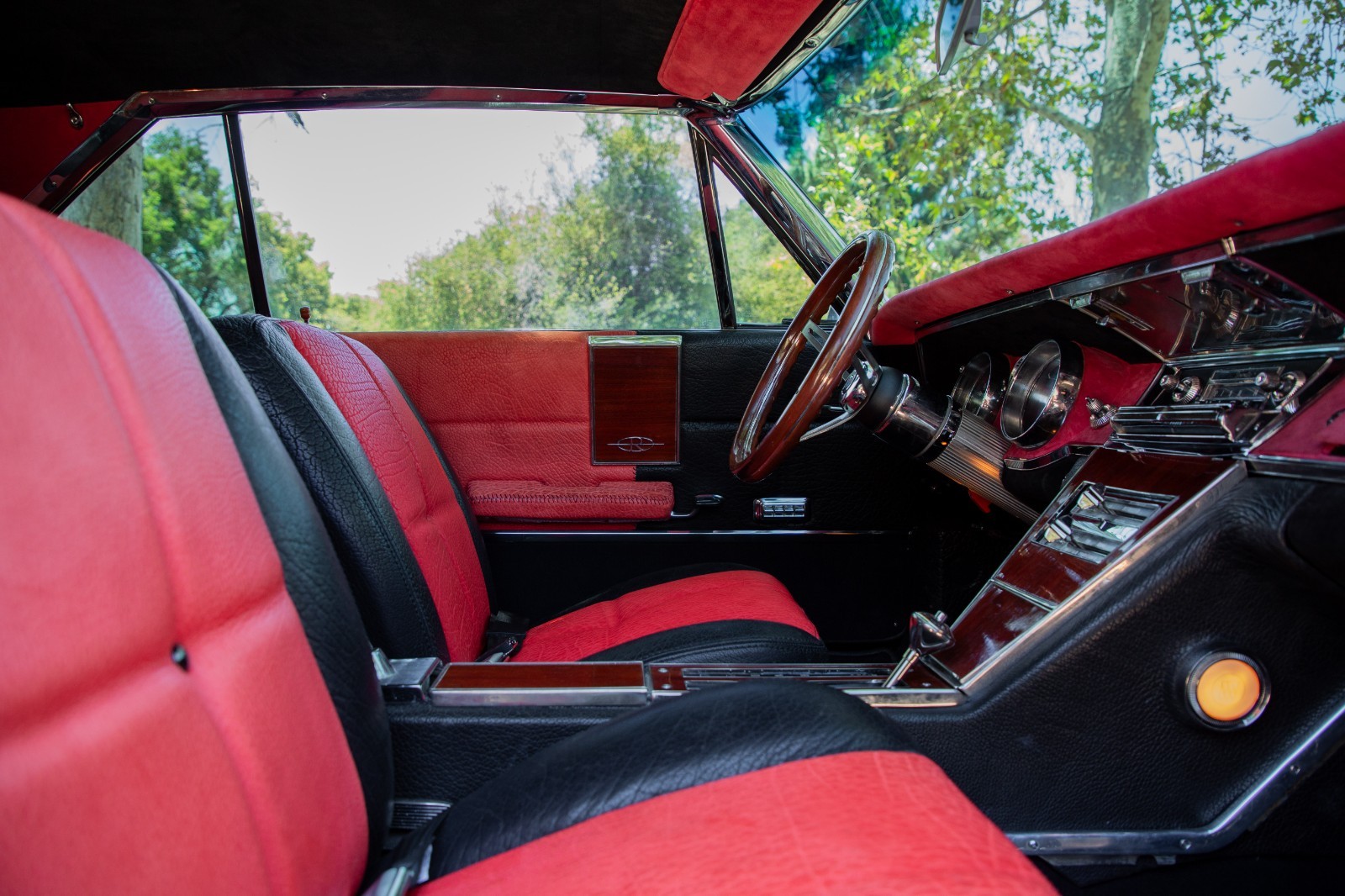 Buick-Riviera-1965-Coupe-33