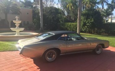 Buick-Riviera-1967-2