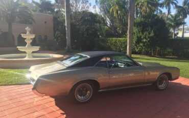 Buick-Riviera-1967-Green-14
