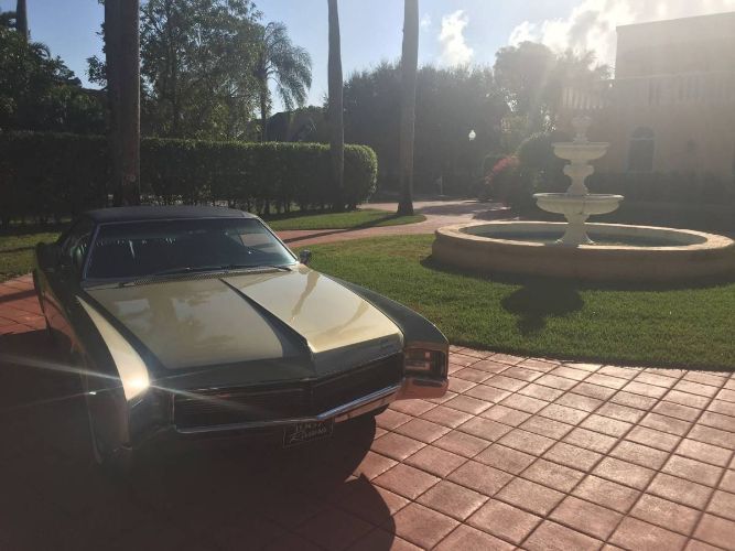 Buick-Riviera-1967-Green-17