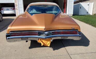 Buick-Riviera-1973-Coupe-2