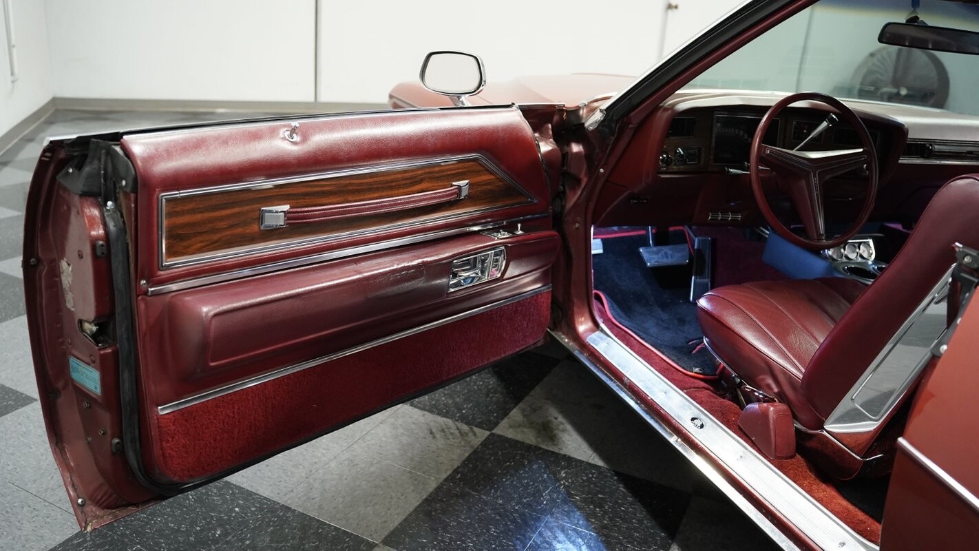 Buick-Riviera-1973-Coupe-28