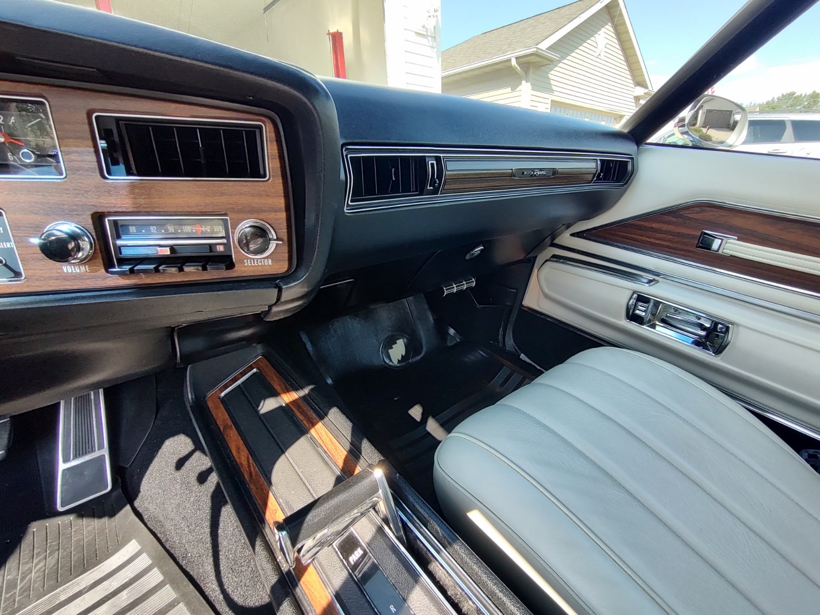 Buick-Riviera-1973-Coupe-28
