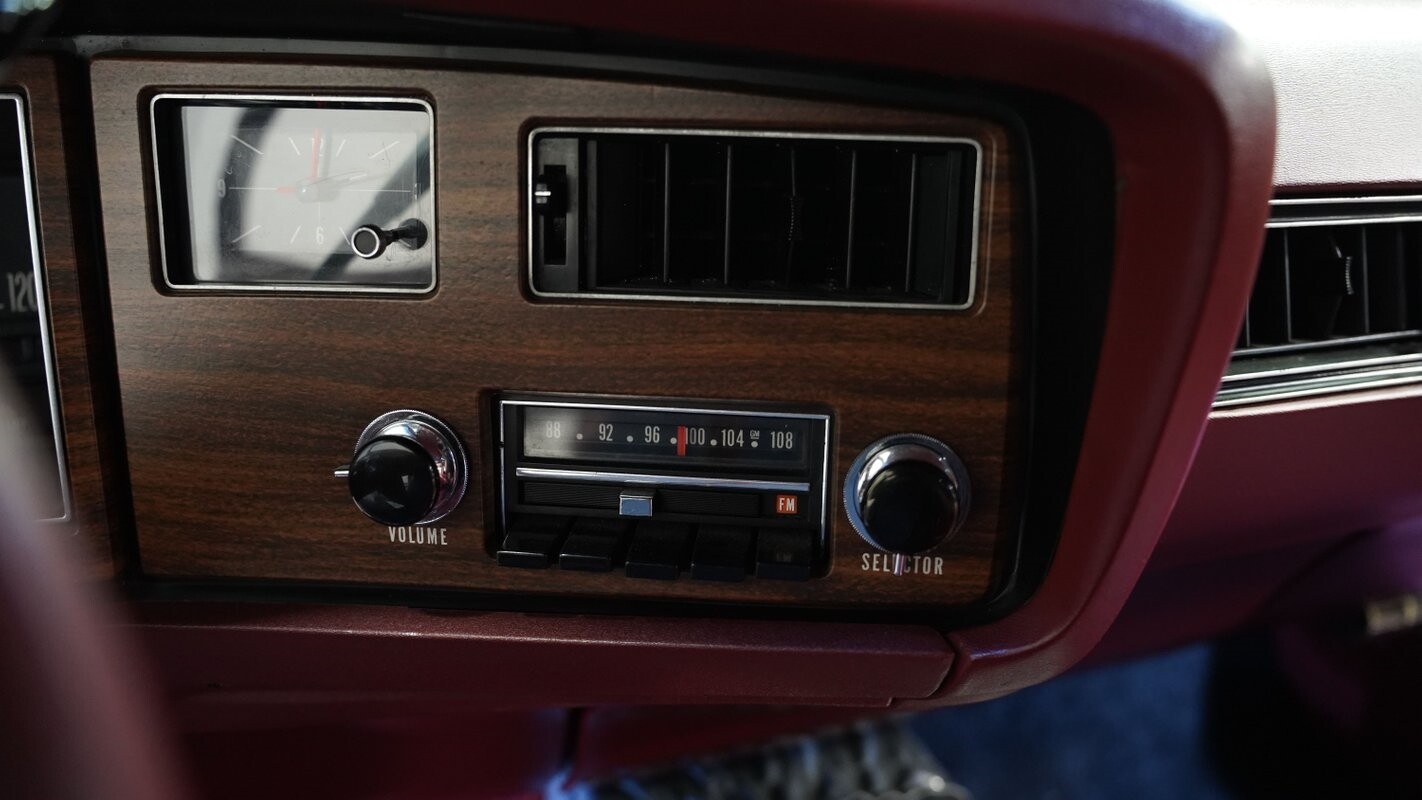 Buick-Riviera-1973-Coupe-33