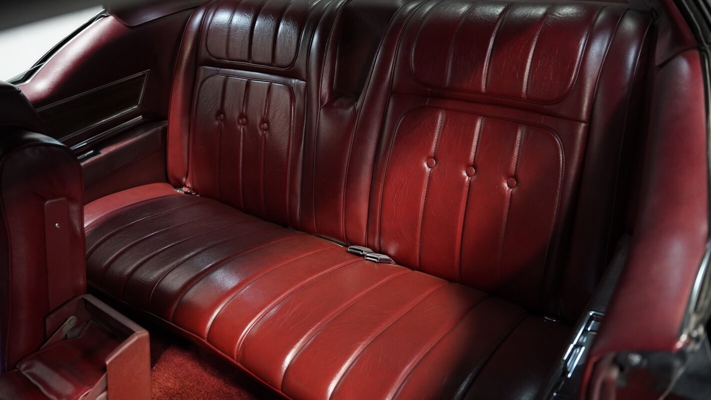 Buick-Riviera-1973-Coupe-35