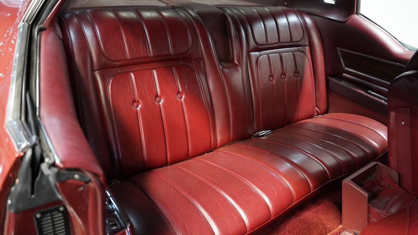 Buick-Riviera-1973-Coupe-36